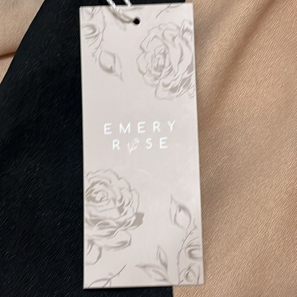 Emery Rose Sleeveless Blouse Tan Black Womens Size XS NWT - Picture 4 of 10